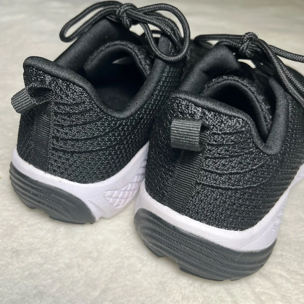 Propet  Black Athletic Women’s Shoes‎ Sz 8